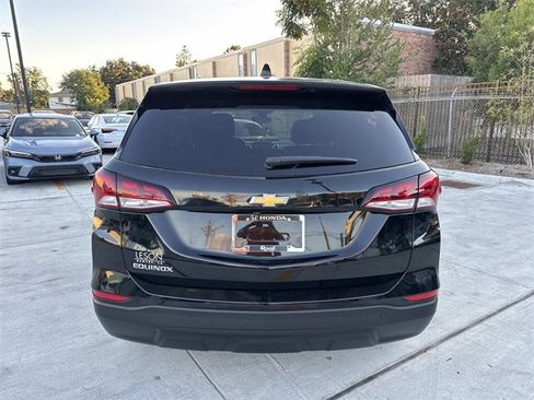 Used 2022 Chevrolet Equinox LS w/ LS Convenience Package image 6