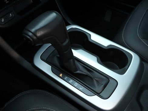 Used 2021 Chevrolet Colorado ZR2 image 17