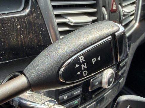 Used 2010 Mercedes-Benz E 350 4MATIC Sedan image 29
