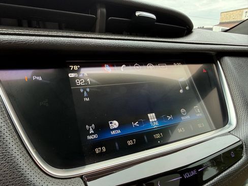 Used 2018 Cadillac XT5 FWD image 32