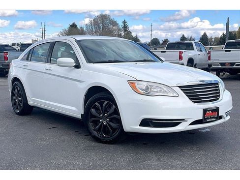 Used 2014 Chrysler 200 LX FWD image 2