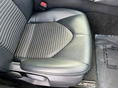 Used 2021 Toyota Camry SE FWD image 15