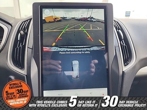 Used 2021 Ford Edge SE image 26