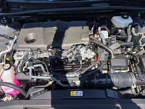 Used 2026 Toyota Camry LE FWD image 32