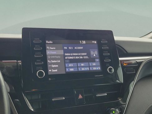 Used 2024 Toyota Camry SE image 15