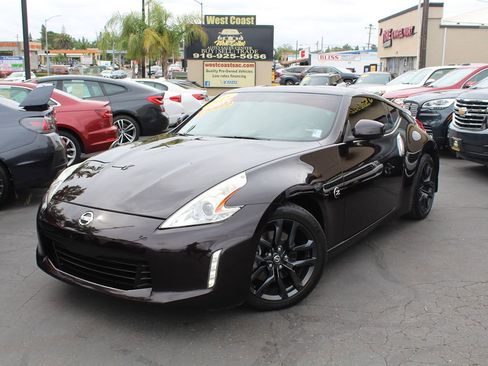 Used 2015 Nissan 370Z Coupe RWD image 30