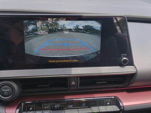 Used 2024 Toyota Prius Prime FWD image 17