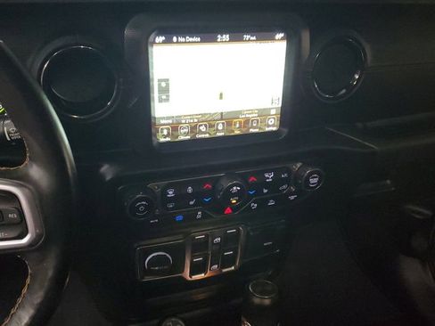 Used 2022 Jeep Wrangler Unlimited Sahara AWD/4WD image 23