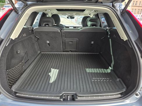 Certified 2024 Volvo XC60 B5 Ultimate w/ Protection Package Premier AWD/4WD image 13