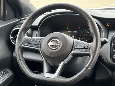 Used 2024 Nissan Kicks SR image 11