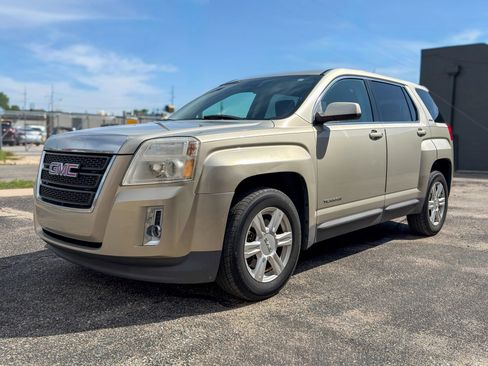 Used 2014 GMC Terrain SLE FWD image 3
