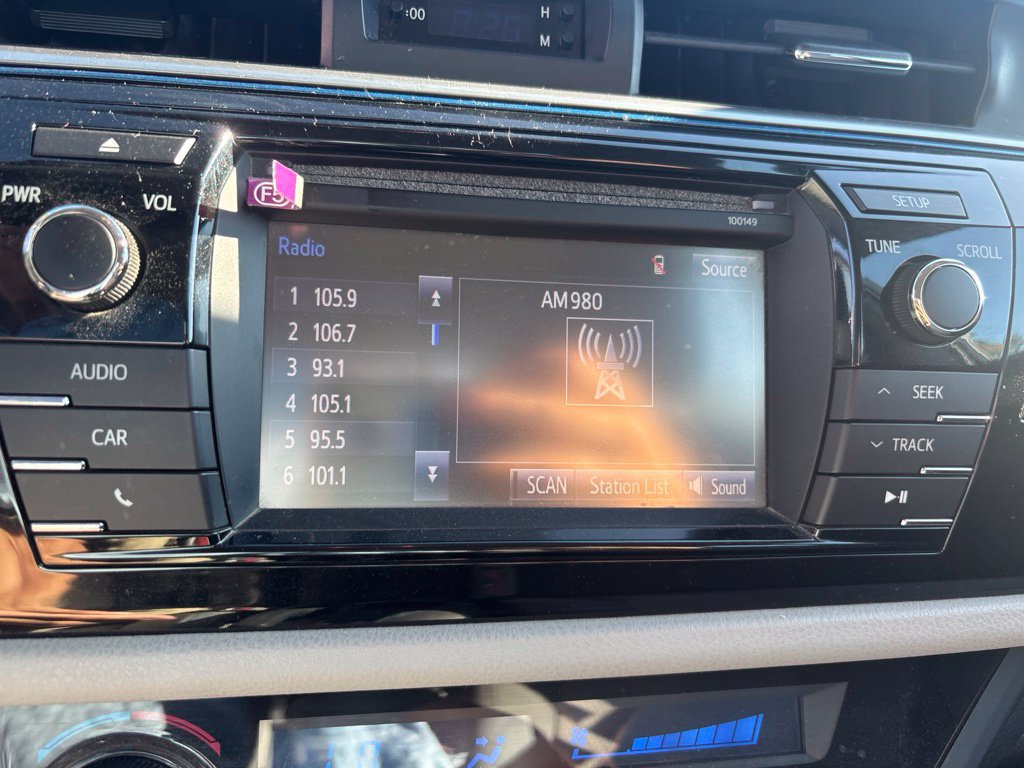 Used 2014 Toyota Corolla LE FWD image 21