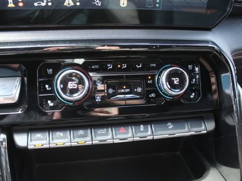 Used 2024 GMC Sierra 1500 AT4 w/ Technology Package AWD/4WD image 36