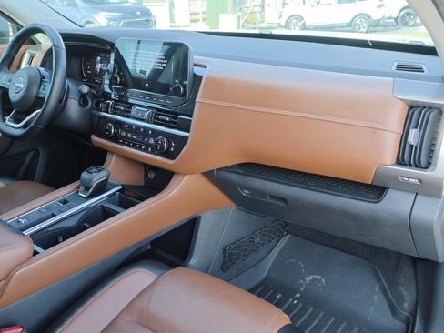 Used 2022 Nissan Pathfinder Platinum w/ Cargo Package image 47