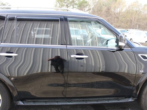 Used 2014 INFINITI QX80 4WD w/ Deluxe Touring Package image 12