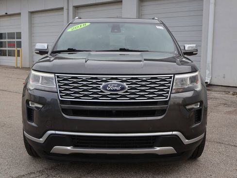 Used 2018 Ford Explorer Platinum image 2