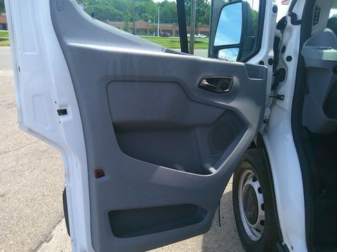 Used 2015 Ford Transit 250 130 Medium Roof RWD image 7