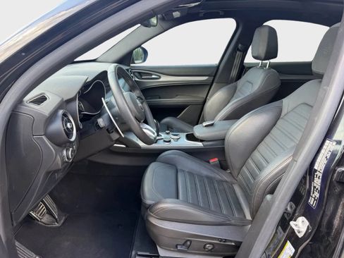 Used 2022 Alfa Romeo Stelvio Veloce AWD/4WD image 11