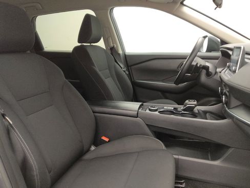 Used 2024 Nissan Rogue S AWD/4WD image 21