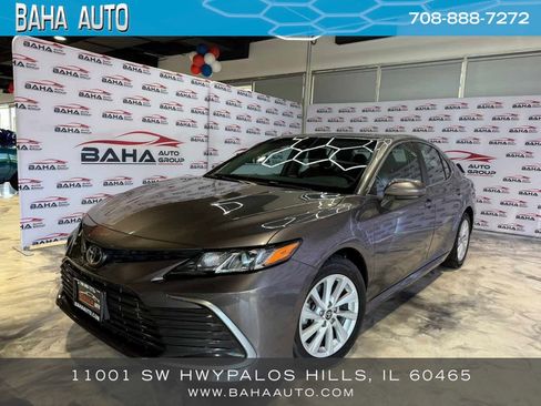 Used 2022 Toyota Camry LE image 1