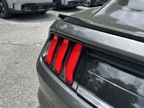 Used 2020 Ford Mustang Coupe RWD image 20