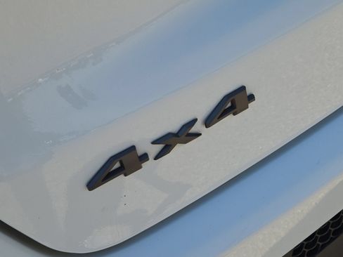 Used 2025 Jeep Compass Trailhawk AWD/4WD image 13
