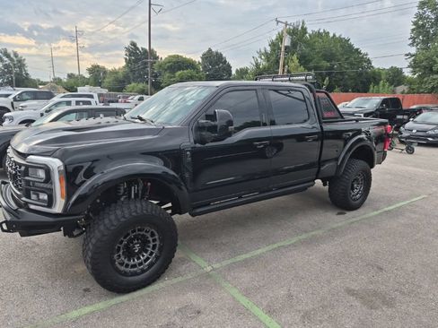 Used 2023 Ford F250 Lariat w/ Lariat Ultimate Package AWD/4WD image 3