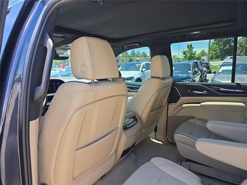 Used 2023 Cadillac Escalade Premium Luxury w/ Performance Package AWD/4WD image 17