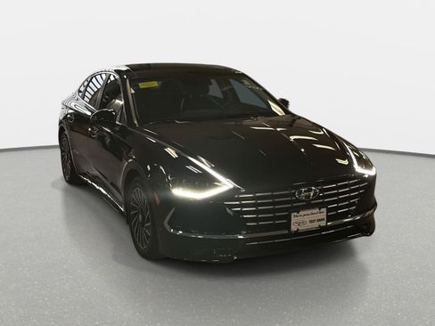 Certified 2023 Hyundai Sonata Limited w/ Cargo Package image 3