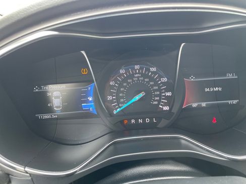 Used 2017 Ford Fusion SE w/ Fusion SE Technology Package image 13