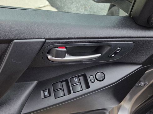 Used 2010 MAZDA MAZDA3 i Touring image 8