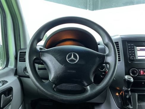 Used 2016 Mercedes-Benz Sprinter 2500 image 21