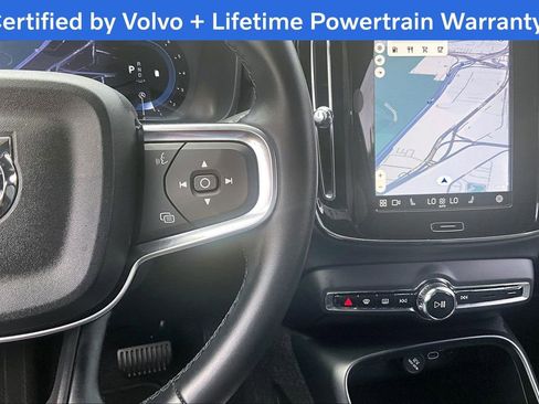 Certified 2025 Volvo XC40 B5 Core image 26