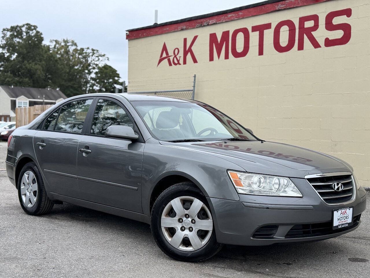 Used 2010 Hyundai Sonata GLS FWD image 1