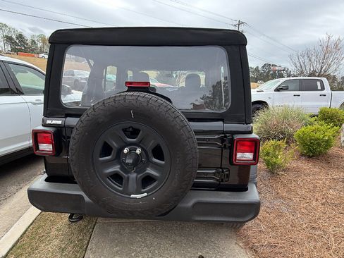 Used 2024 Jeep Wrangler Sport image 9
