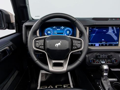 Used 2025 Ford Bronco Outer Banks AWD/4WD image 45