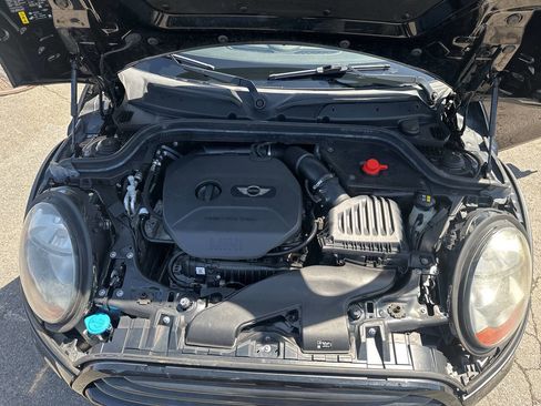 Used 2018 MINI Cooper 2-Door Hardtop image 16