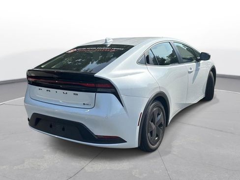 Used 2025 Toyota Prius LE FWD image 6