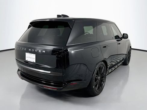 Used 2025 Land Rover Range Rover SE AWD/4WD image 9