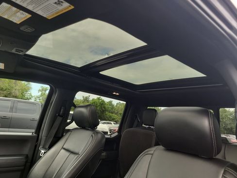 Used 2020 Ford F150 Lariat w/ Equipment Group 502A Luxury AWD/4WD image 18