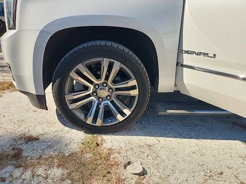 Used 2018 GMC Yukon Denali w/ Denali Ultimate Package image 9