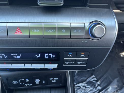 Used 2025 Hyundai Kona Limited AWD/4WD image 27