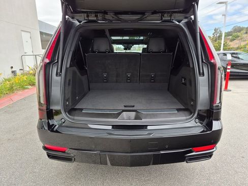 Certified 2023 Cadillac Escalade ESV Sport AWD/4WD image 19