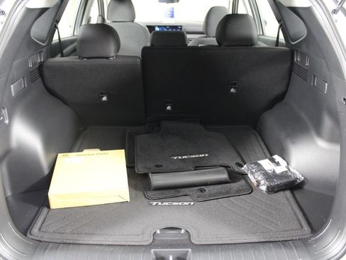 Certified 2026 Hyundai Tucson SE FWD image 17