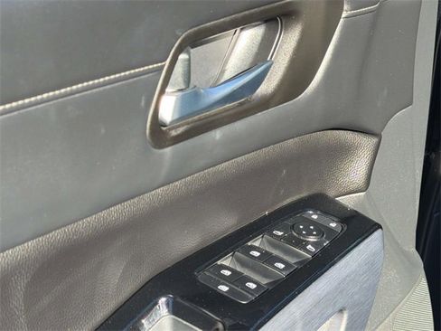 Used 2023 Nissan Pathfinder SL w/ SL Premium Package image 24