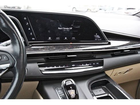 Used 2022 Cadillac Escalade Premium Luxury image 15