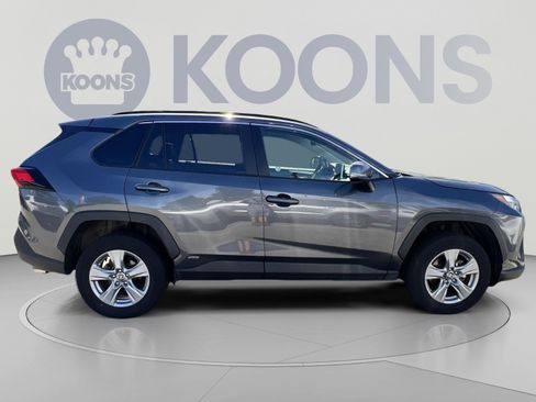 Used 2025 Toyota RAV4 XLE AWD/4WD image 8