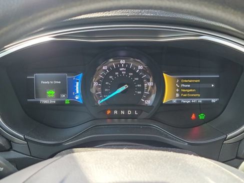 Used 2020 Ford Fusion SE FWD image 22