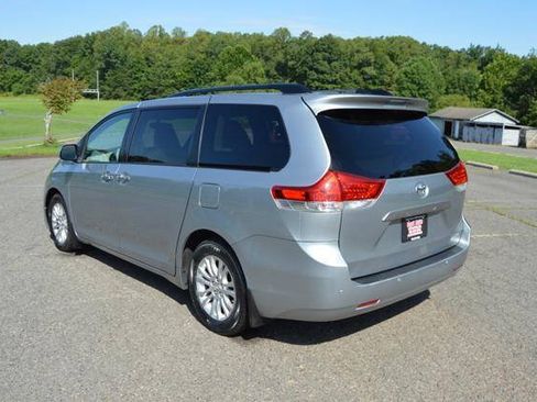 Used 2011 Toyota Sienna XLE w/ XLE Navigation Pkg FWD image 61