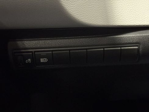 Used 2022 Toyota Corolla LE FWD image 18